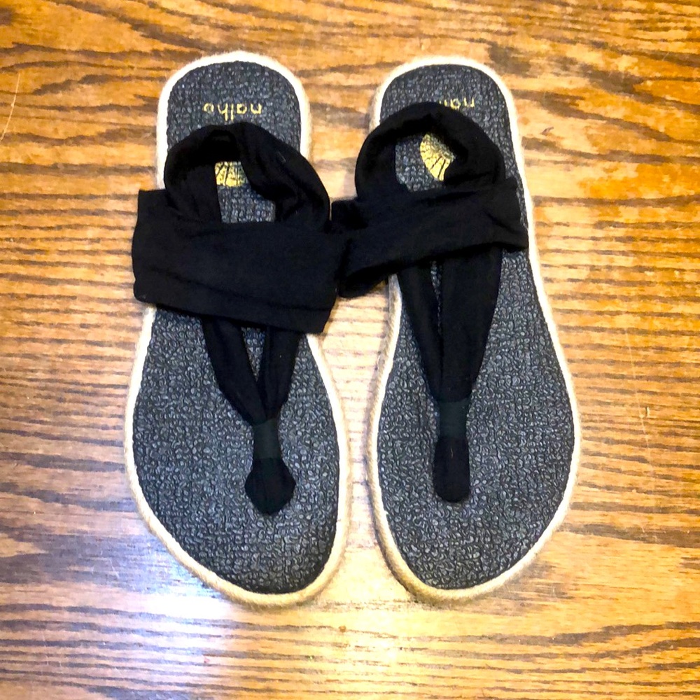 EUC Nalho black thong sandals